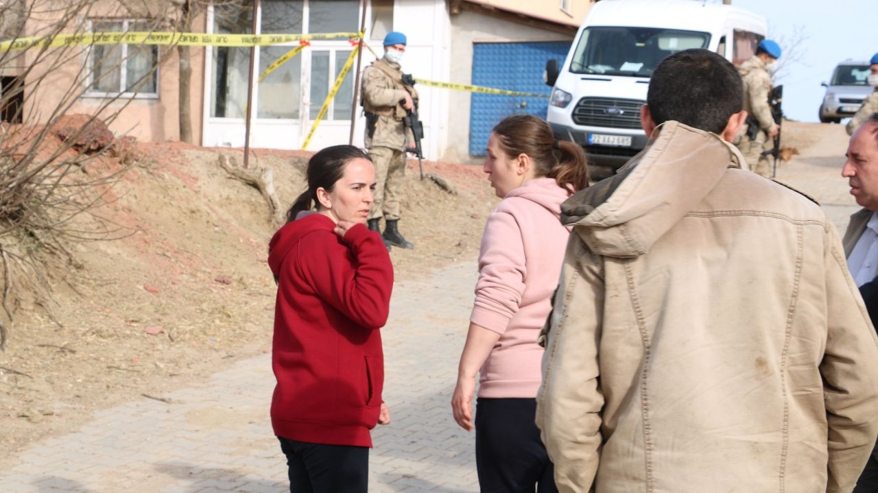 Edirne'de katledilen ailenin torunu ilk kez konuştu: Hiç uğruna katledildiler. Duvarlarda, camlarda kan vardı... 3