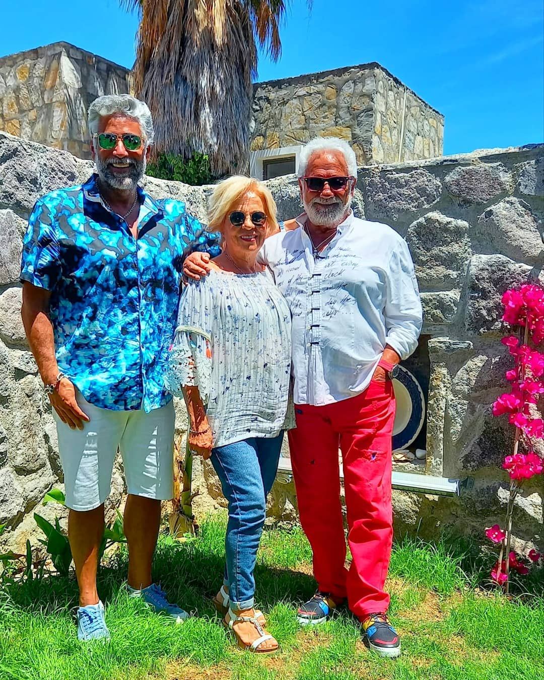 Oğlu Theo şarkıcı Fedon'un kopyası! Baba oğulun fotoğrafları sosyal medyayı salladı 9