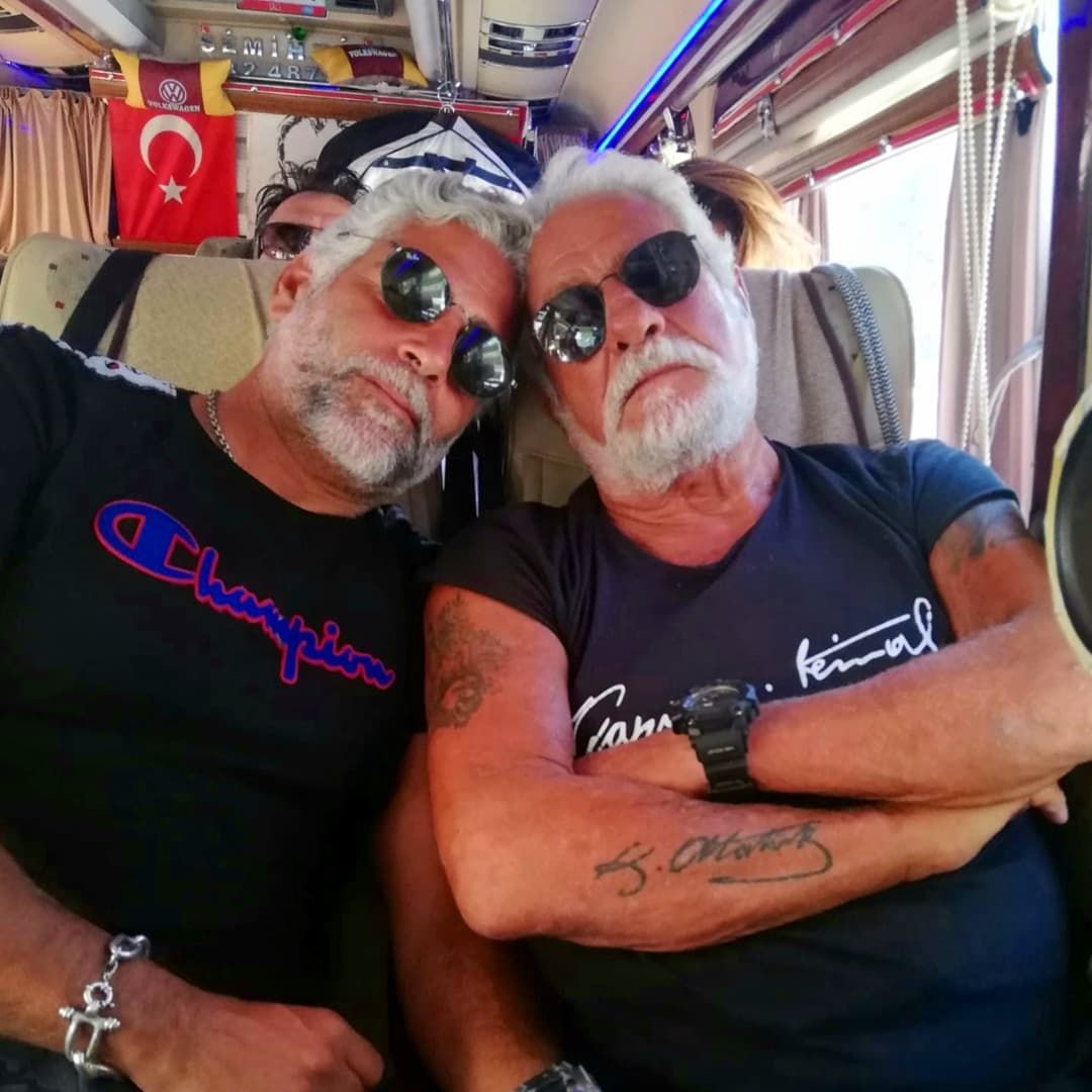 Oğlu Theo şarkıcı Fedon'un kopyası! Baba oğulun fotoğrafları sosyal medyayı salladı 27