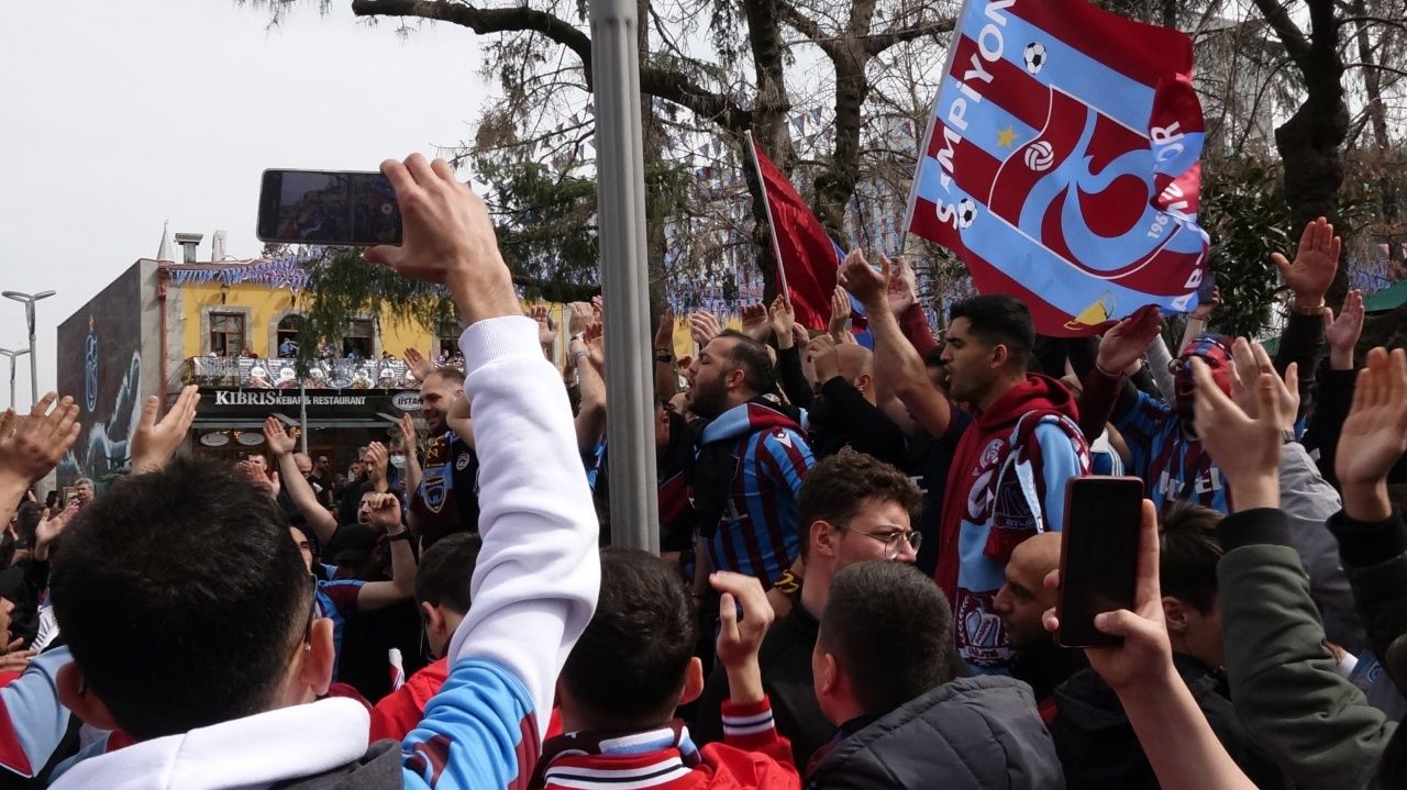 Beşiktaş maçı öncesi Trabzon'dan insan manzaraları... Heyecan büyük 4