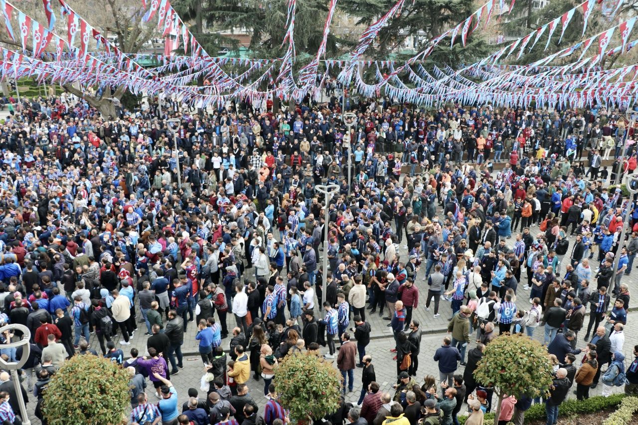 Beşiktaş maçı öncesi Trabzon'dan insan manzaraları... Heyecan büyük 8