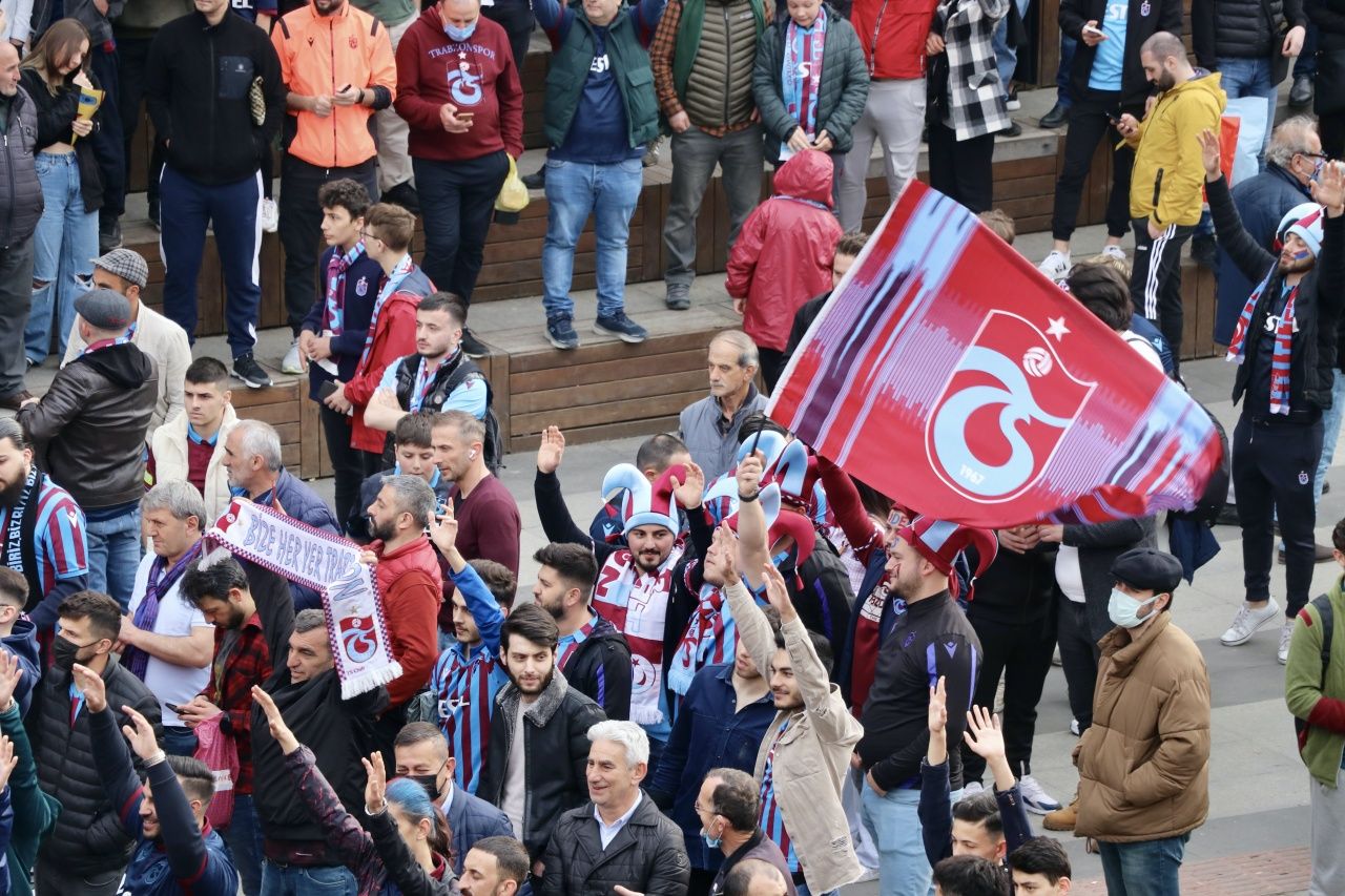 Beşiktaş maçı öncesi Trabzon'dan insan manzaraları... Heyecan büyük 9
