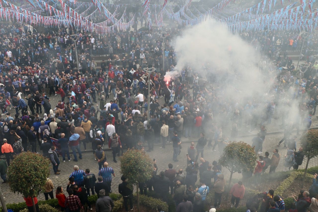 Beşiktaş maçı öncesi Trabzon'dan insan manzaraları... Heyecan büyük 13
