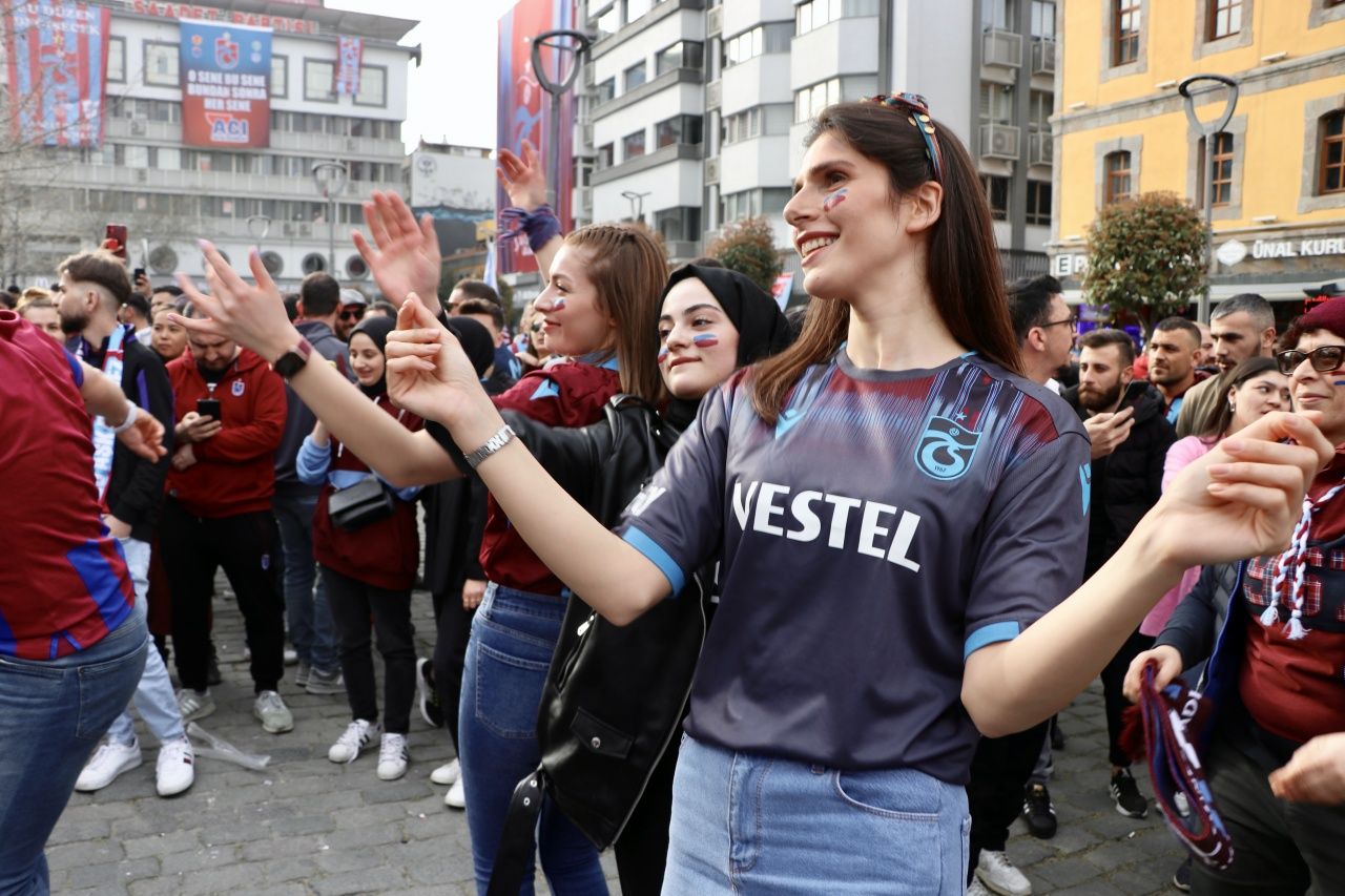 Beşiktaş maçı öncesi Trabzon'dan insan manzaraları... Heyecan büyük 17