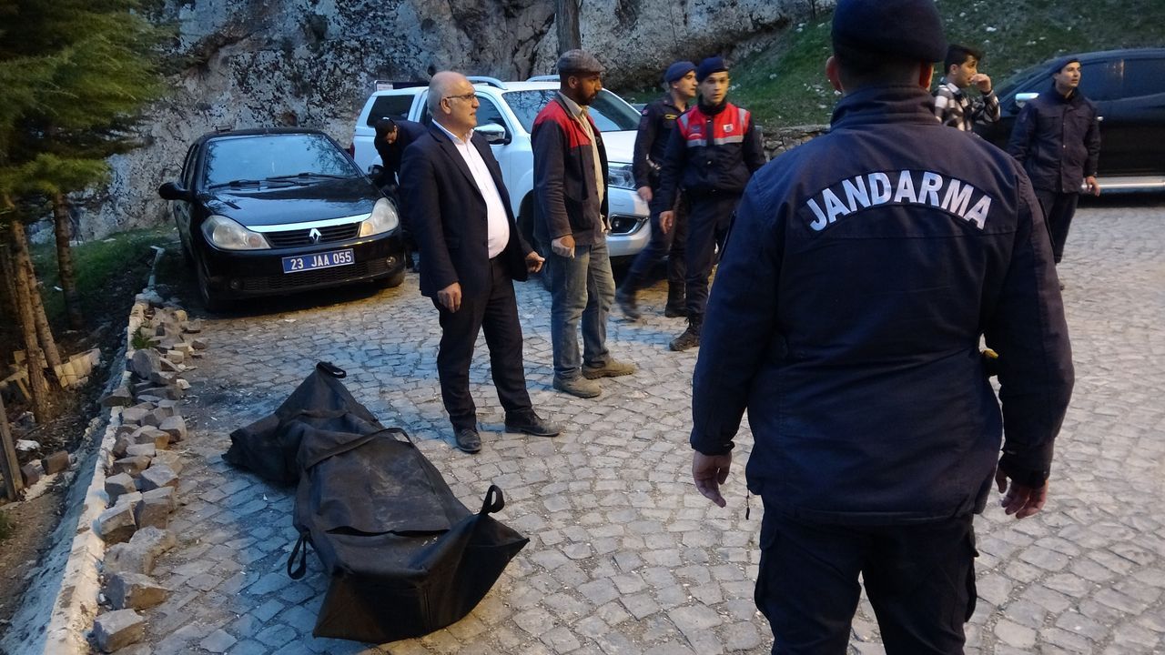 16 yaşındaki liseli kız Harput Kalesi'nden aşağı çakıldı 2