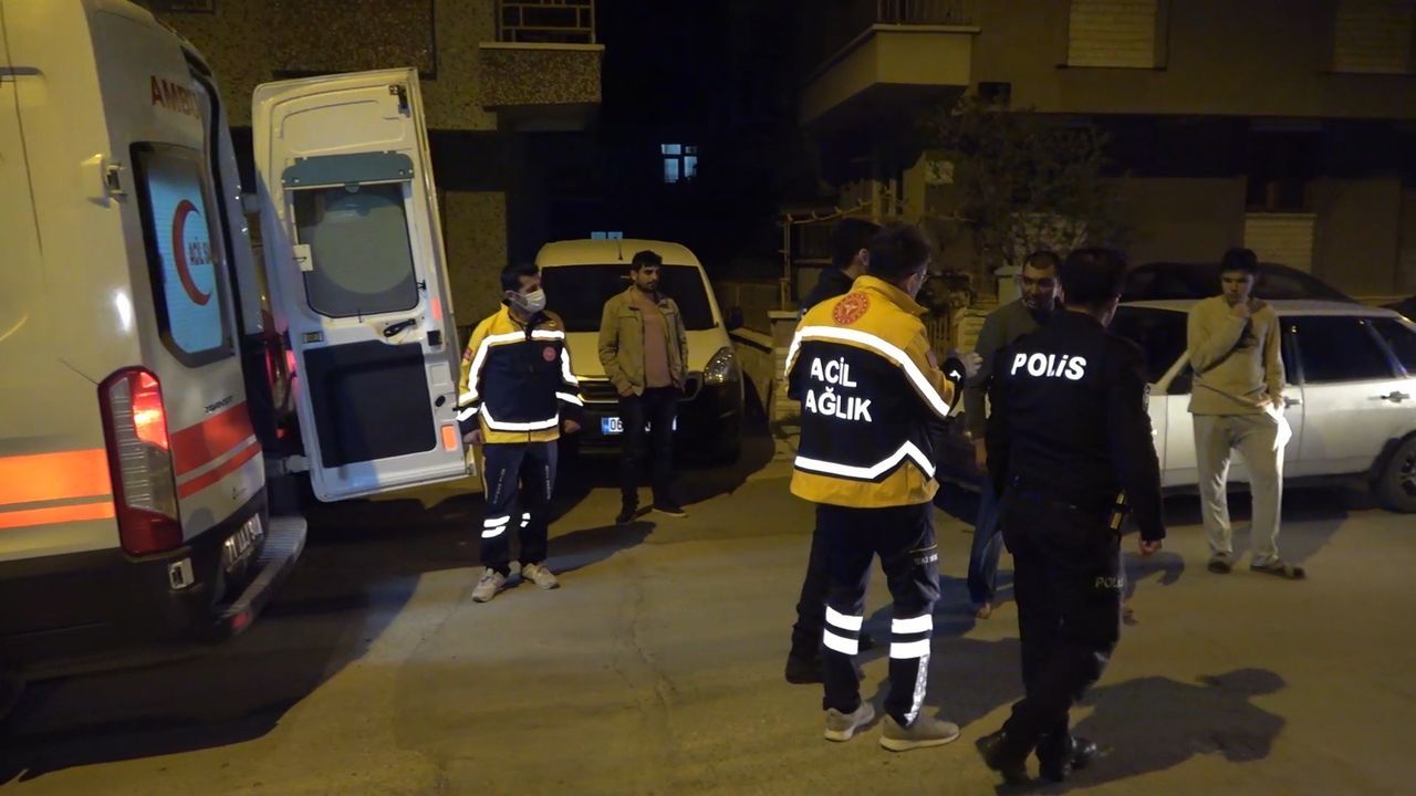 Gece yarısı çıkan yangına uykuda yakalandılar! 7