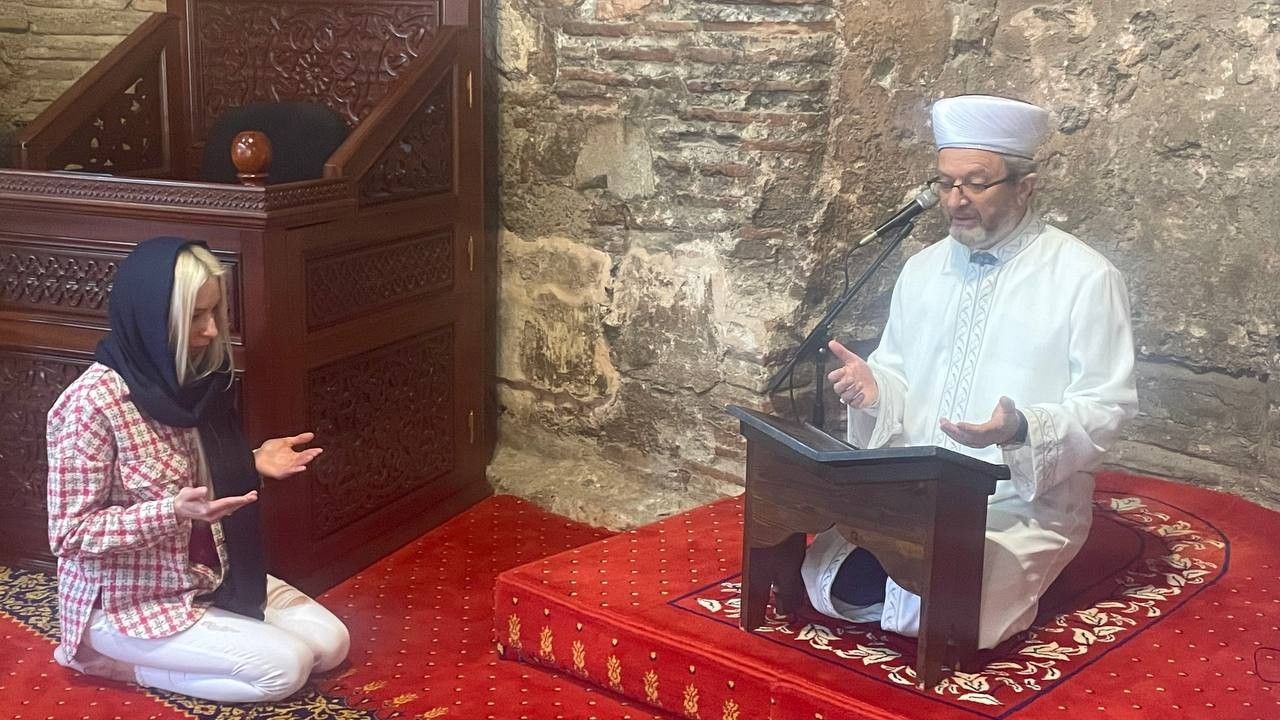 Ezan sesinden etkilenen Ukraynalı Daria Müslüman oldu: İçimde bir şeylerin titrediğini hissettim! 1