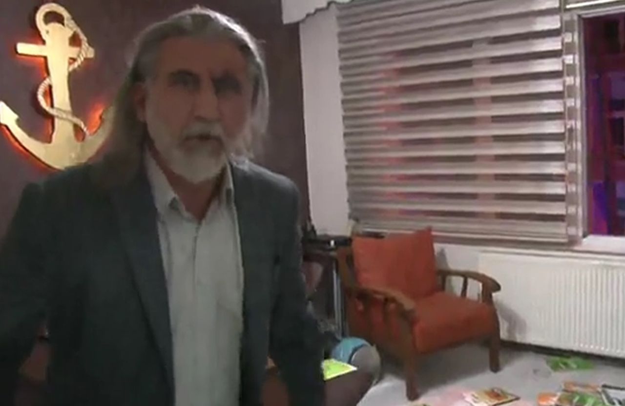 MHP'den istifa eden iş insanı Sedat Kılınç stüdyoda saldırıya uğradı 4