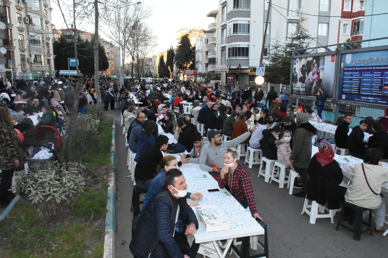 Tekirdağ'da 5 bin kişi aynı iftar sofrasında buluştu 6