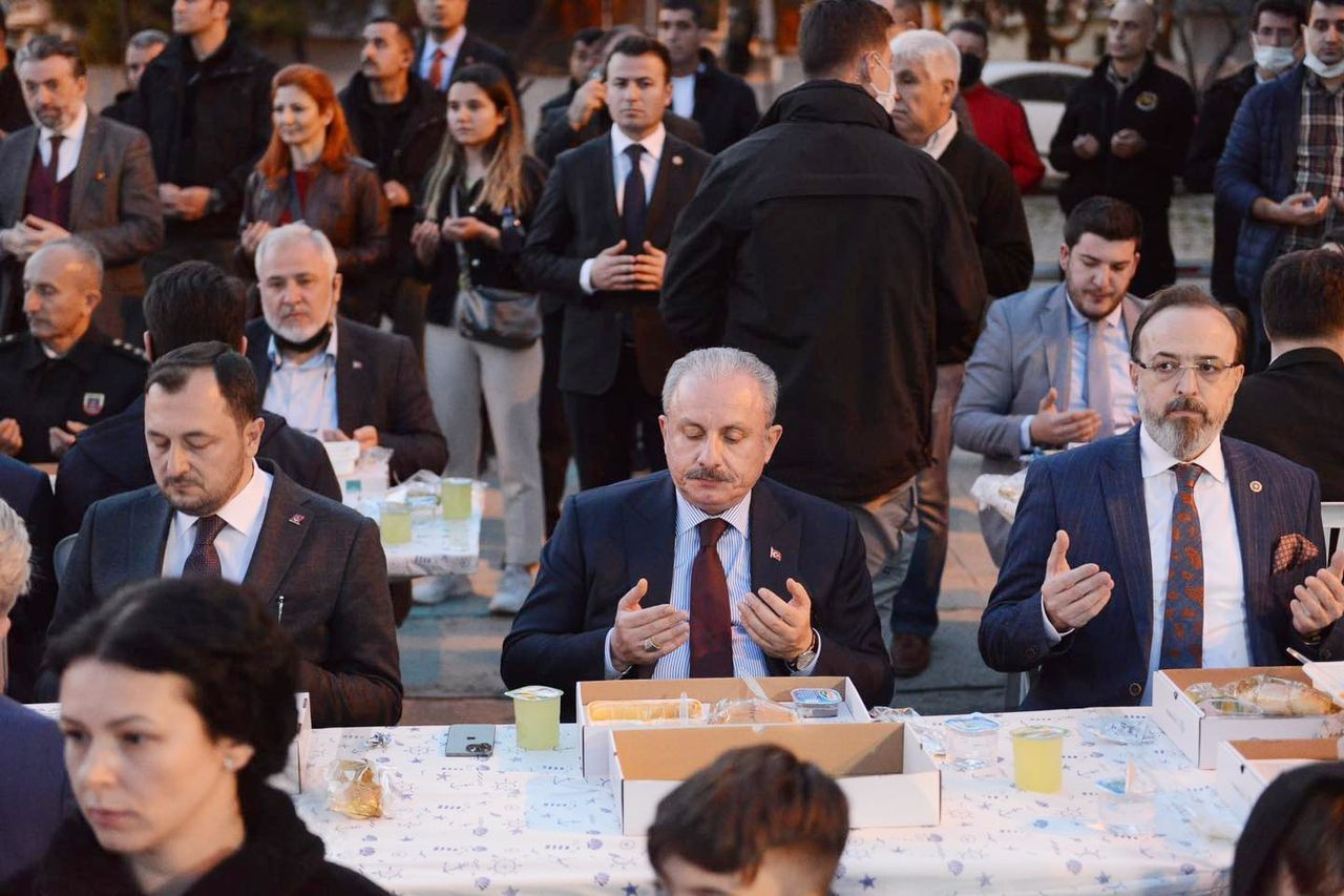 Tekirdağ'da 5 bin kişi aynı iftar sofrasında buluştu 19