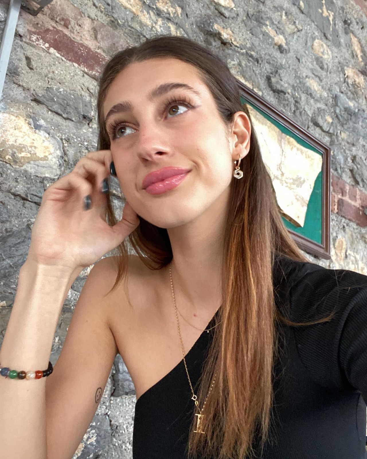 Bir dönem Acun Ilıcalı ile aşk yaşadığı iddia edilen genç model Itır Esen estetik harikası çıktı 29