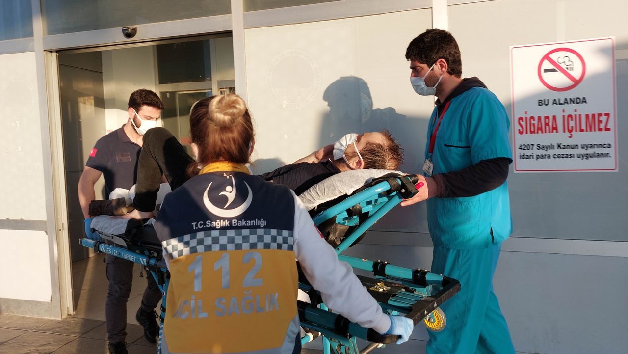Silahlı saldırıda yaralandı, çöp konteynerinin arkasına sığındı 4