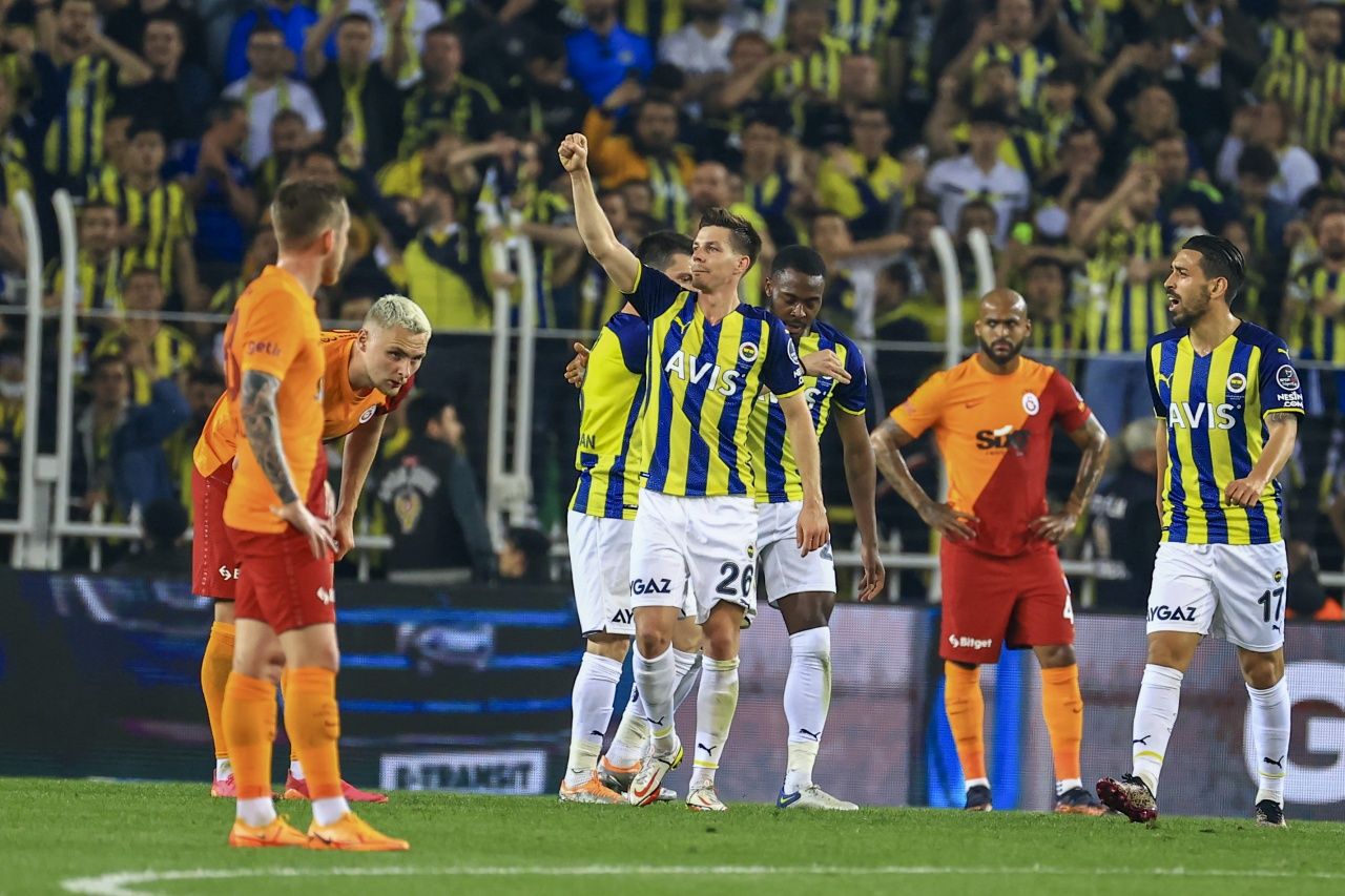 Miha Zajc, Fenerbahçe - Galatasaray derbisinde kariyer rekoru kırdı 8