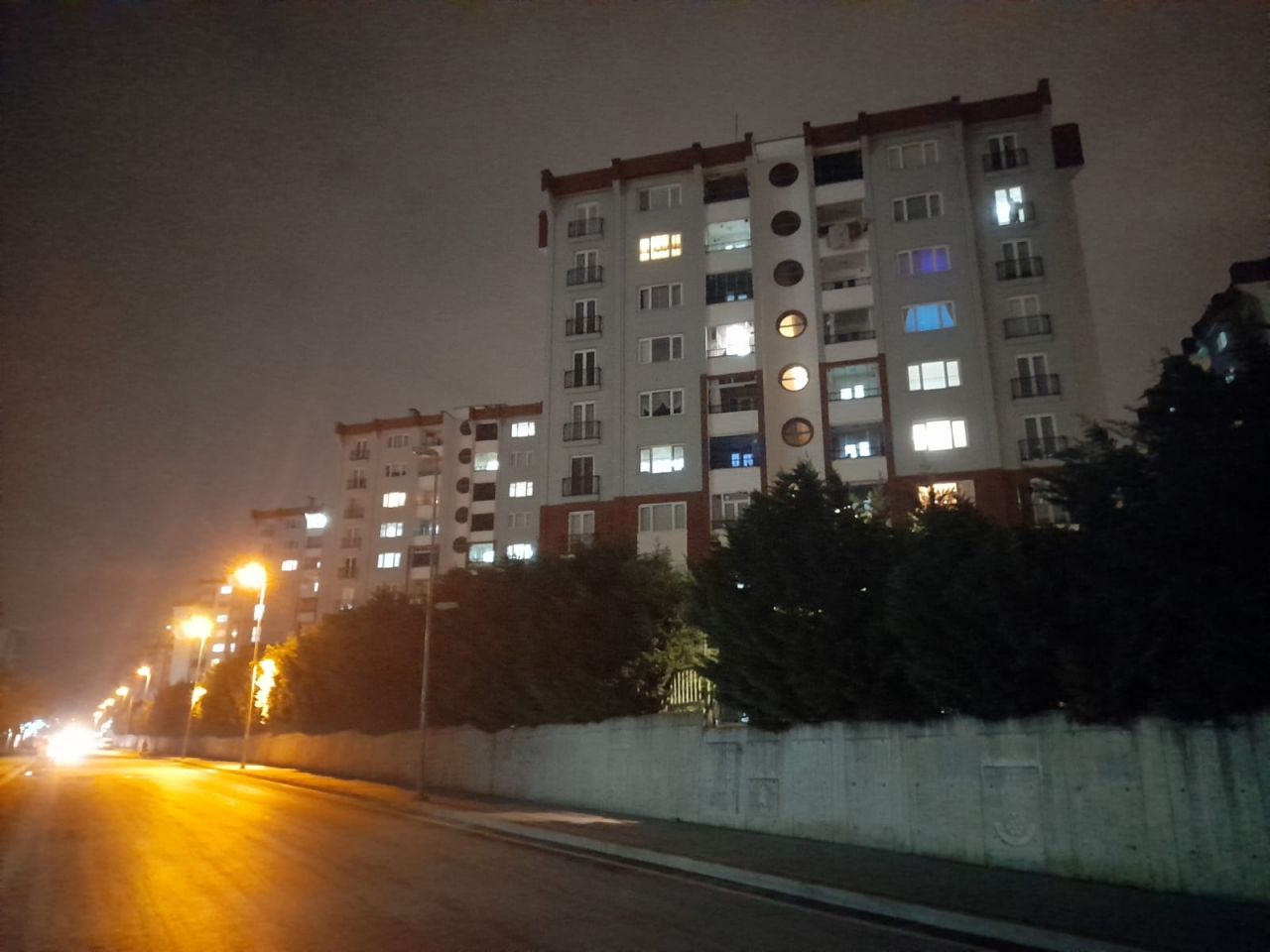 Karadeniz'deki 4.4 büyüklüğündeki deprem İstanbul dahil birçok ilden hissedildi 1