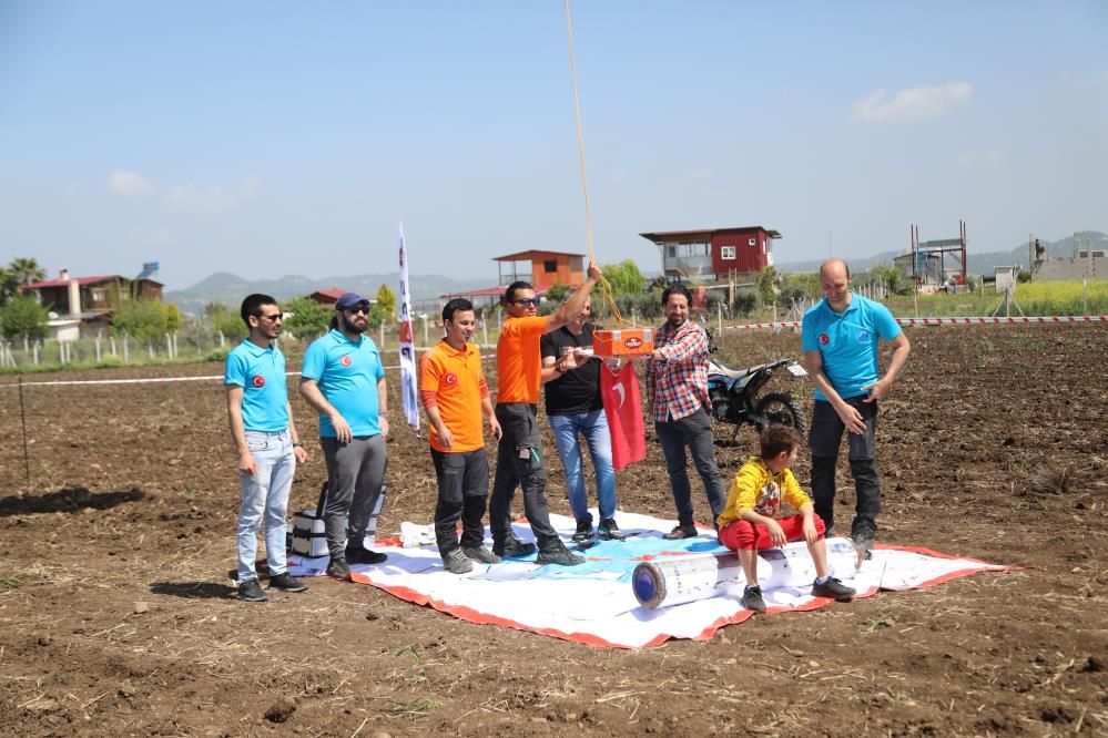 Adanalı kebapçı helyum balonuyla stratosfere kebap yolladı, denize düşünce "Acılı sevmiyorlarmış" dedi... 3