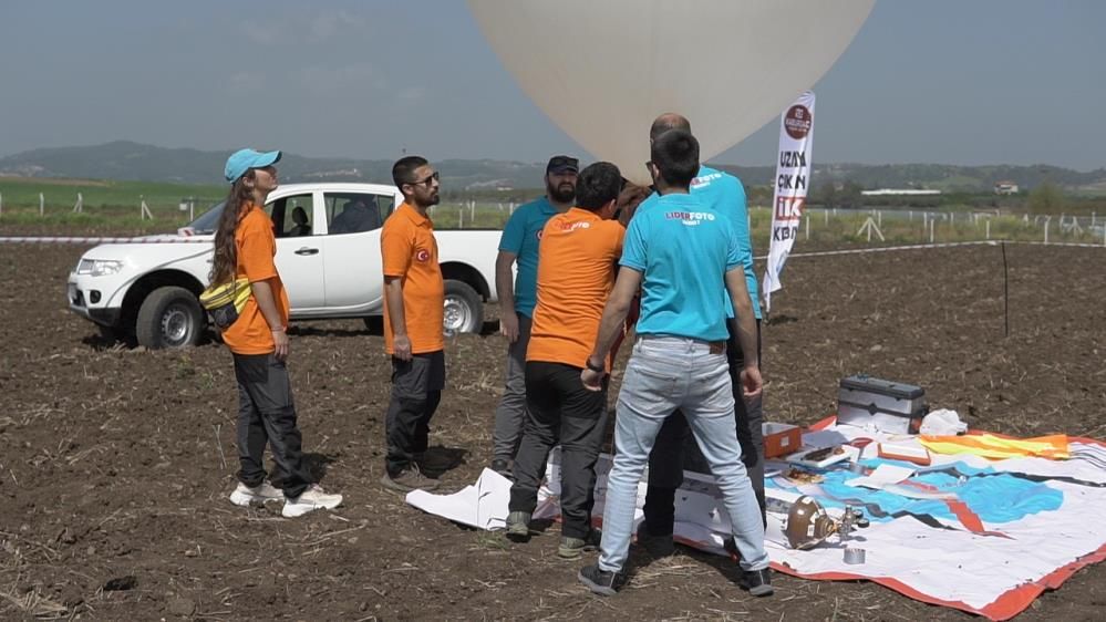 Adanalı kebapçı helyum balonuyla stratosfere kebap yolladı, denize düşünce "Acılı sevmiyorlarmış" dedi... 6
