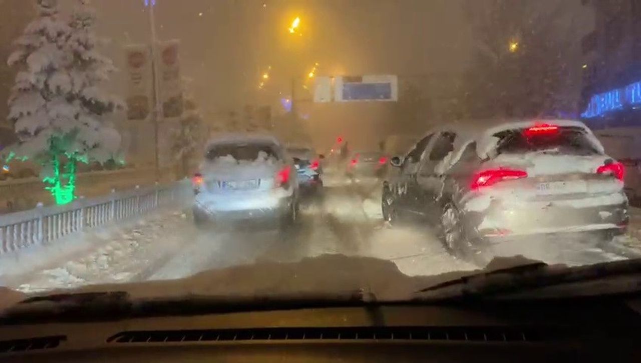 Nisan ayında birçok il kar yağışına teslim oldu 7