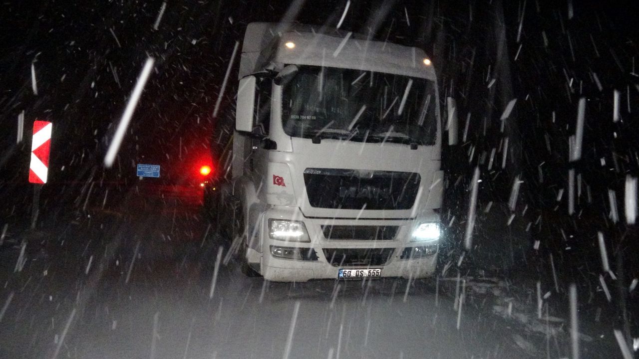 Nisan ayında birçok il kar yağışına teslim oldu 11