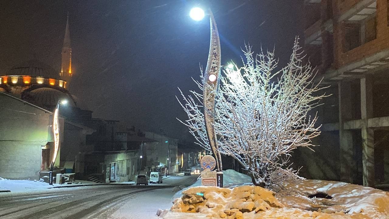 Nisan ayında birçok il kar yağışına teslim oldu 15