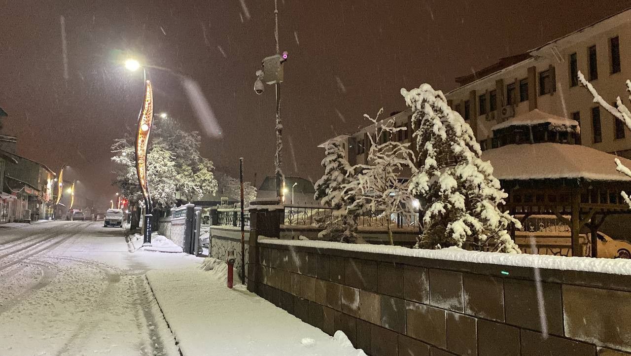Nisan ayında birçok il kar yağışına teslim oldu 17