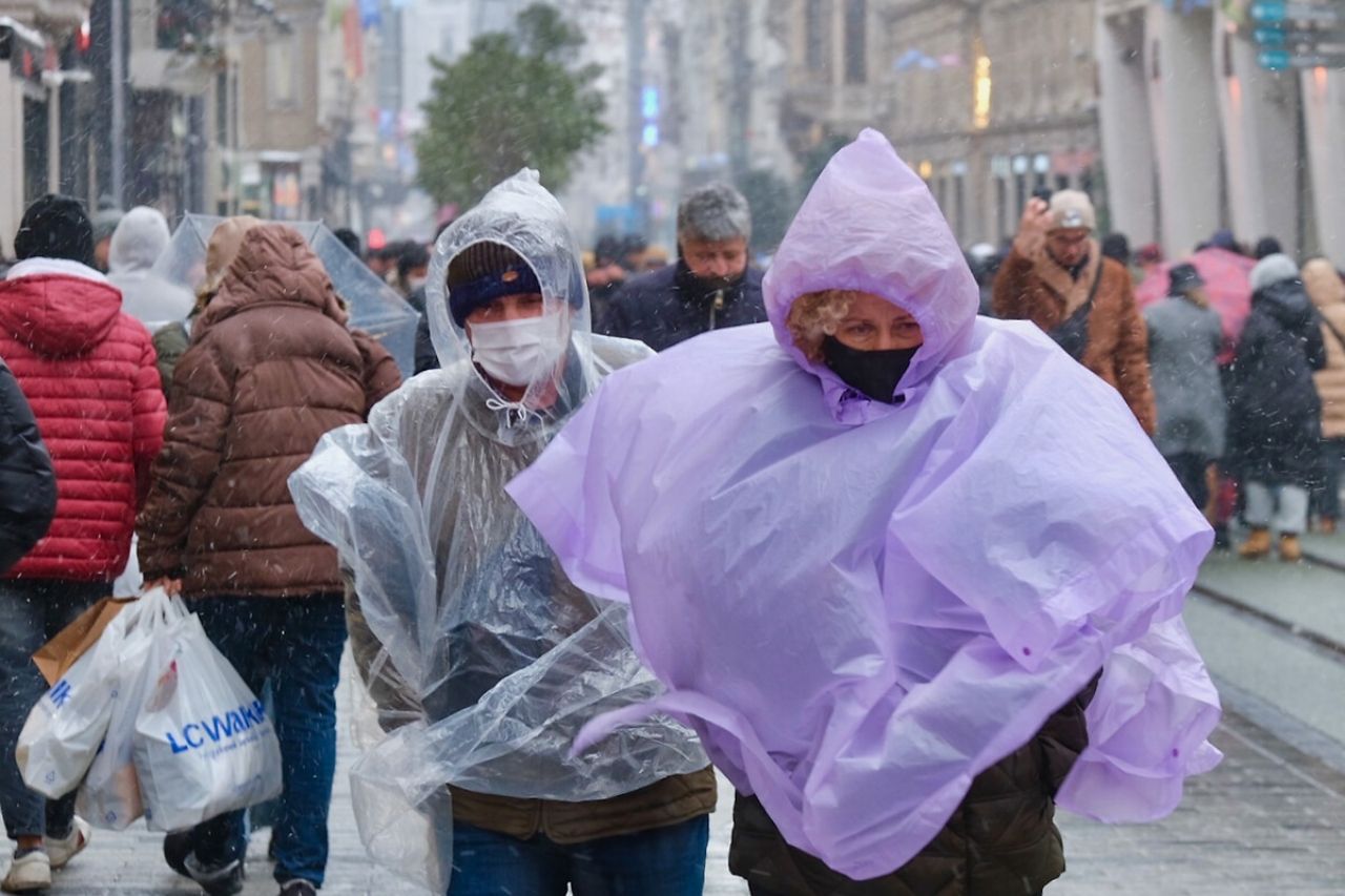 Türkiye'yi bugün bulutlu bir hava bekliyor: Sıcaklıklar 4 derece artacak! 4