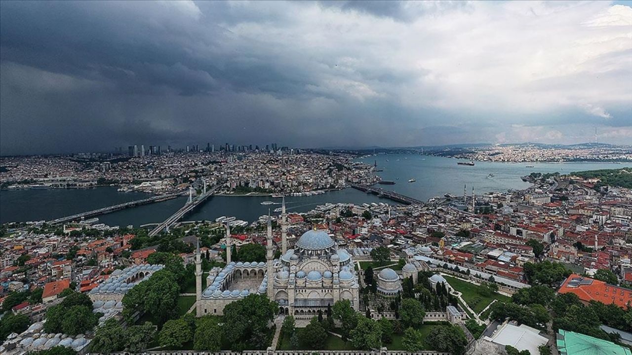 Türkiye'yi bugün bulutlu bir hava bekliyor: Sıcaklıklar 4 derece artacak! 1