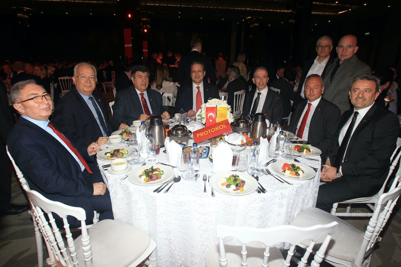 Galatasaray iftarında gündem teknik direktör... Metin Öztürk: "Ya Nuri Şahin ya da Okan Buruk" 3