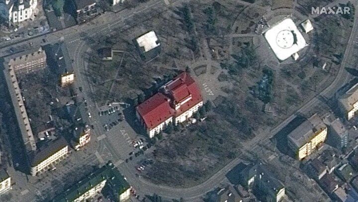 Savaşa karşı çaresizliği gözler önüne seren kare: Saldırılardan korunmak için bahçeye 'çocuklar var' yazdılar... 7