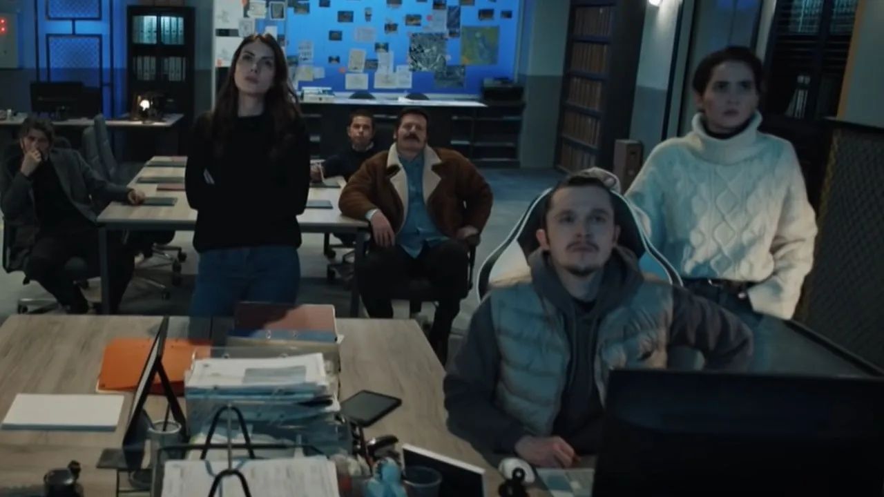 Teşkilat Dizisinde Ayrılıklar Bitmiyor! Ezgi Eyüboğlu'ndan Sonra Bir Başrol Veda Ediyor! 2