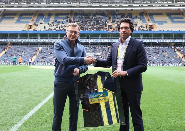 Fenerbahçe ve Ukrayna ekibi Shaktar Donetsk maçında duygusal anlar! 1