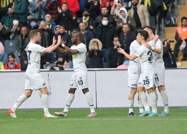 Fenerbahçe ve Ukrayna ekibi Shaktar Donetsk maçında duygusal anlar! 2