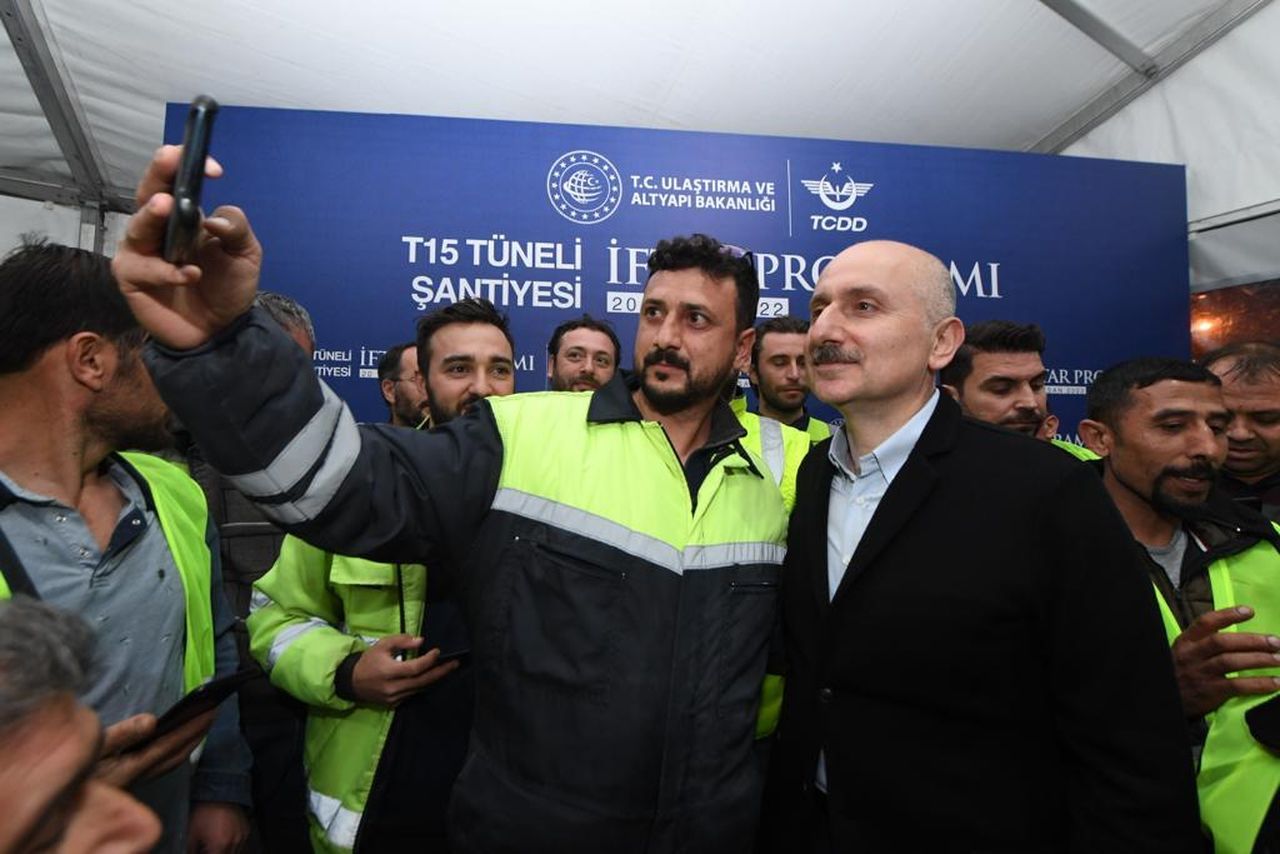 Bakan Karaismailoğlu: Demiryolu ağımızı 2053'de 28 bin 590 kilometreye hedefledik 5