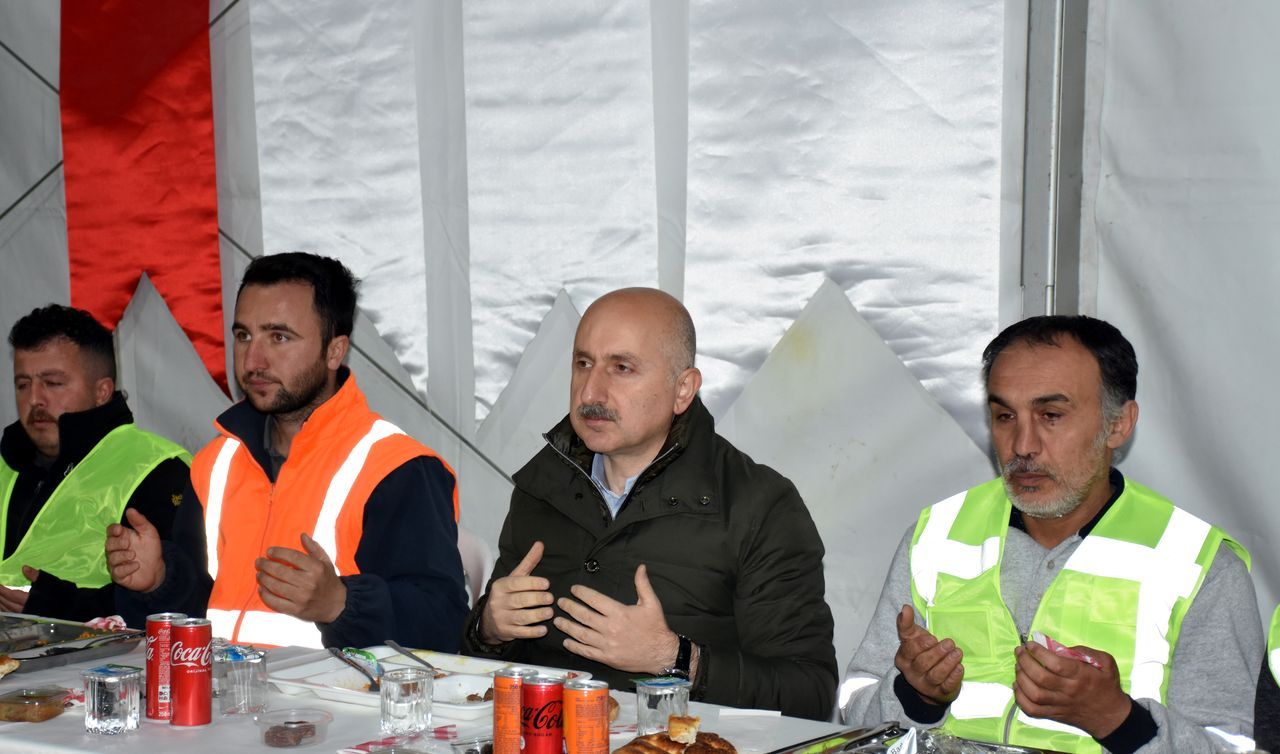 Bakan Karaismailoğlu: Demiryolu ağımızı 2053'de 28 bin 590 kilometreye hedefledik 10