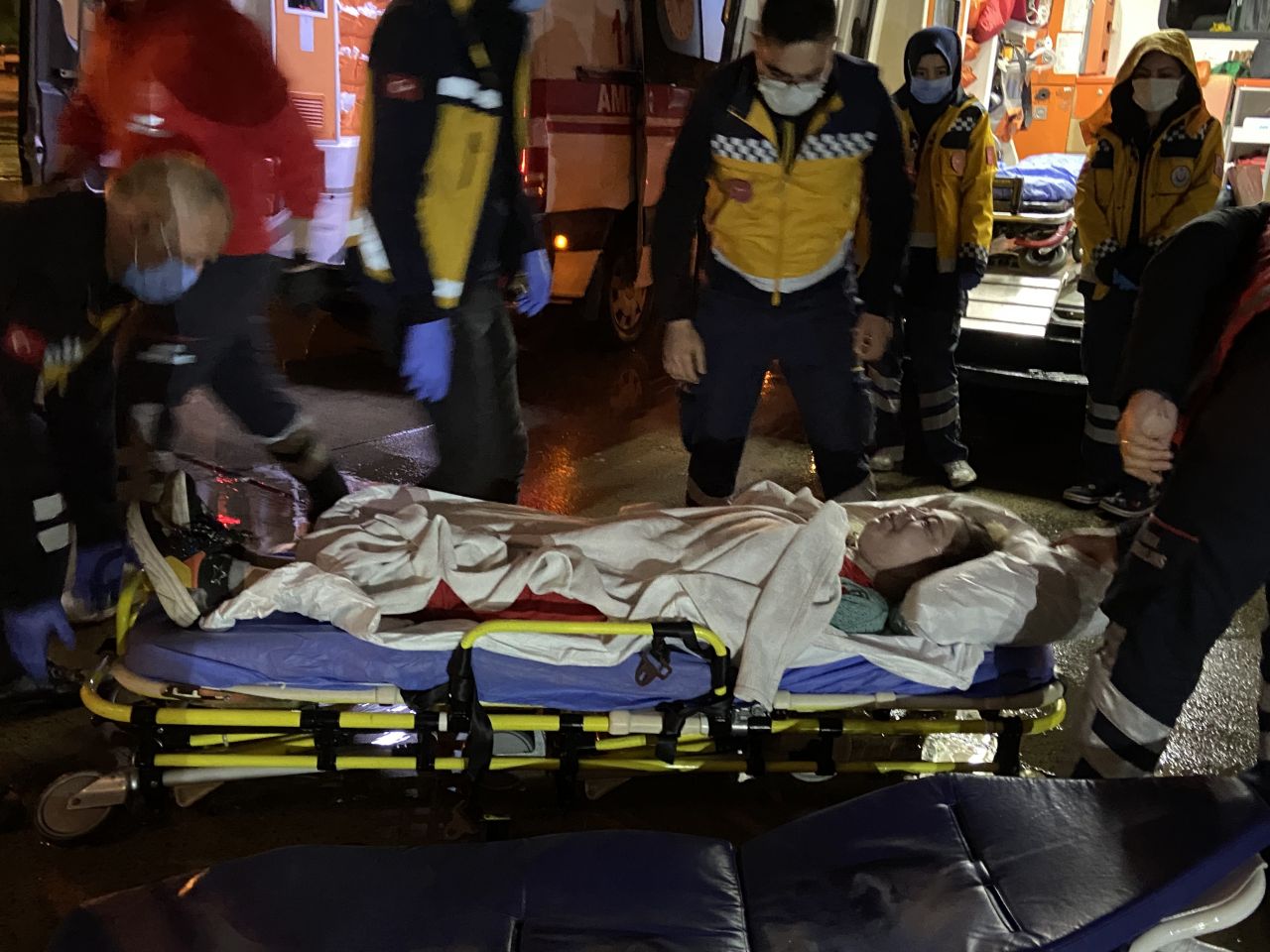 Bakanlık harekete geçti: Fas ve Mısır'daki iki Türk hasta tedavileri için ambulans uçakla Türkiye'ye getirildi! 2