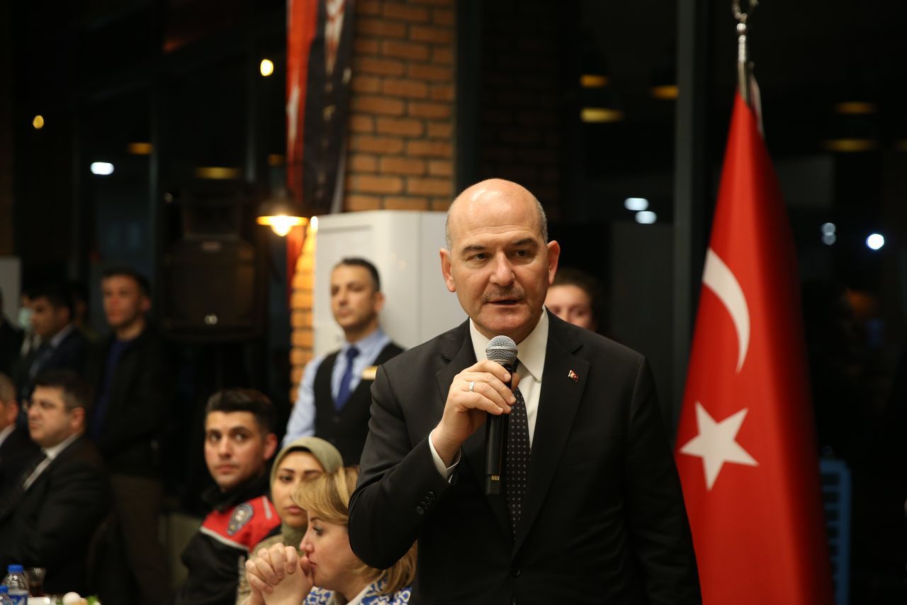 Bakan Soylu, Diyarbakır'da emniyet mensuplarıyla sahur yaptı 15
