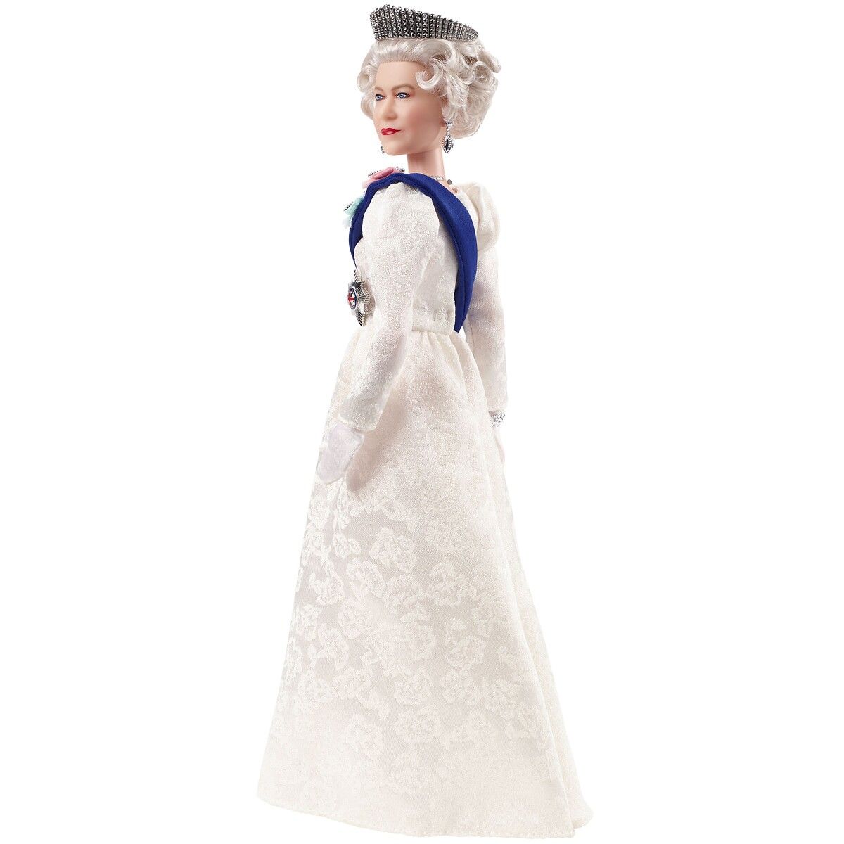 70 yıldır tahtta olan Kraliçe II. Elizabeth'in Barbie bebeği üretildi 5