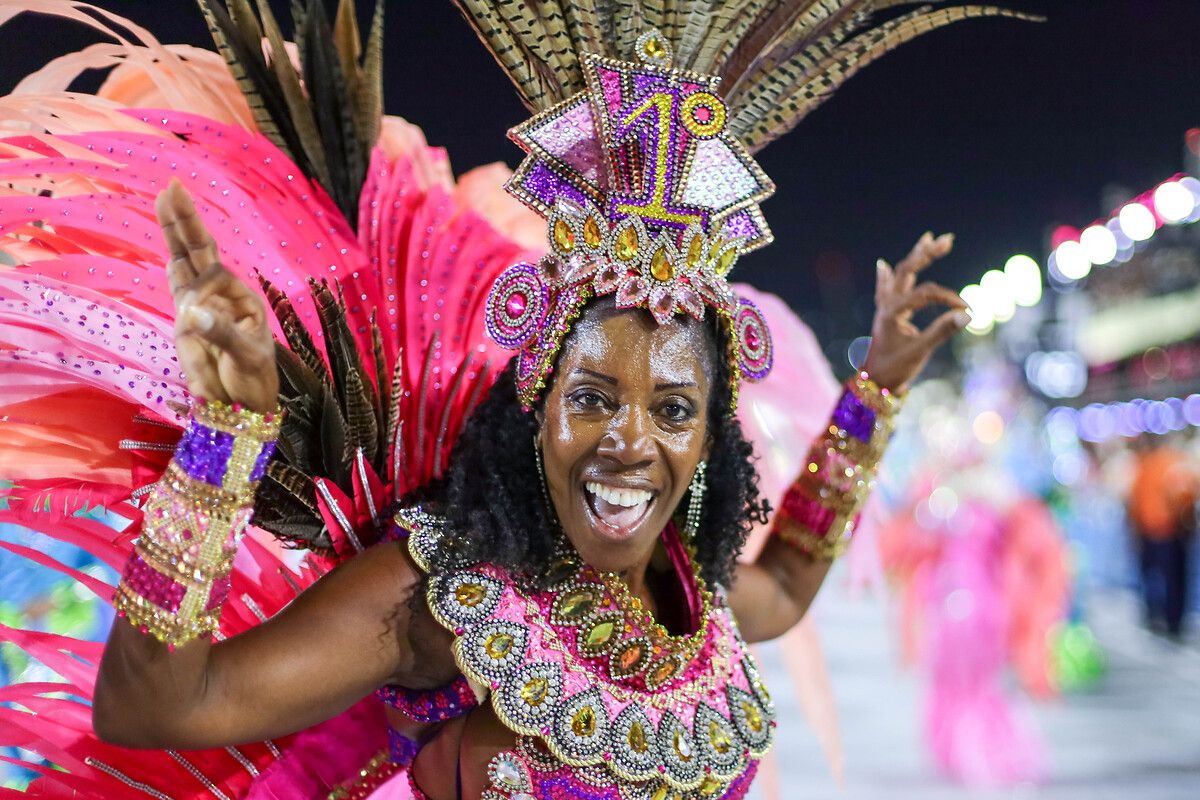 Dünyaca ünlü Rio Karnavalı iki yıl aradan sonra geri döndü 9