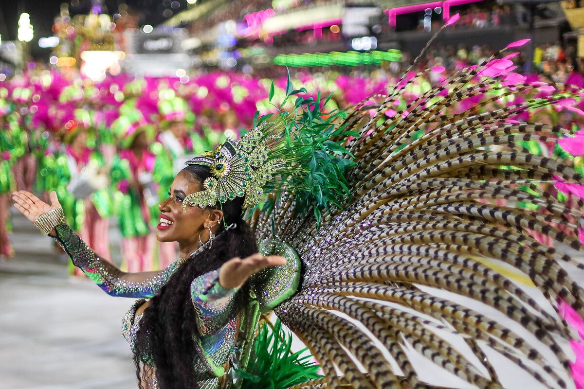 Dünyaca ünlü Rio Karnavalı iki yıl aradan sonra geri döndü 14