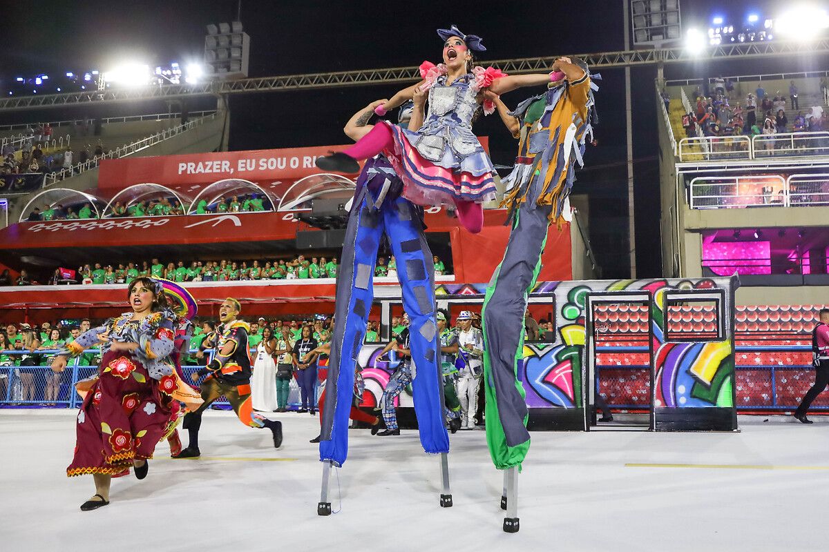Dünyaca ünlü Rio Karnavalı iki yıl aradan sonra geri döndü 16