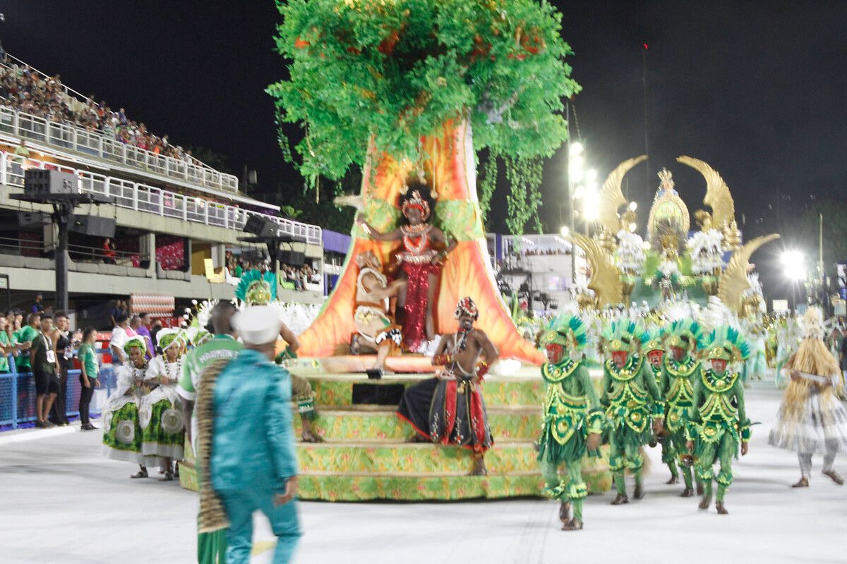 Dünyaca ünlü Rio Karnavalı iki yıl aradan sonra geri döndü 8