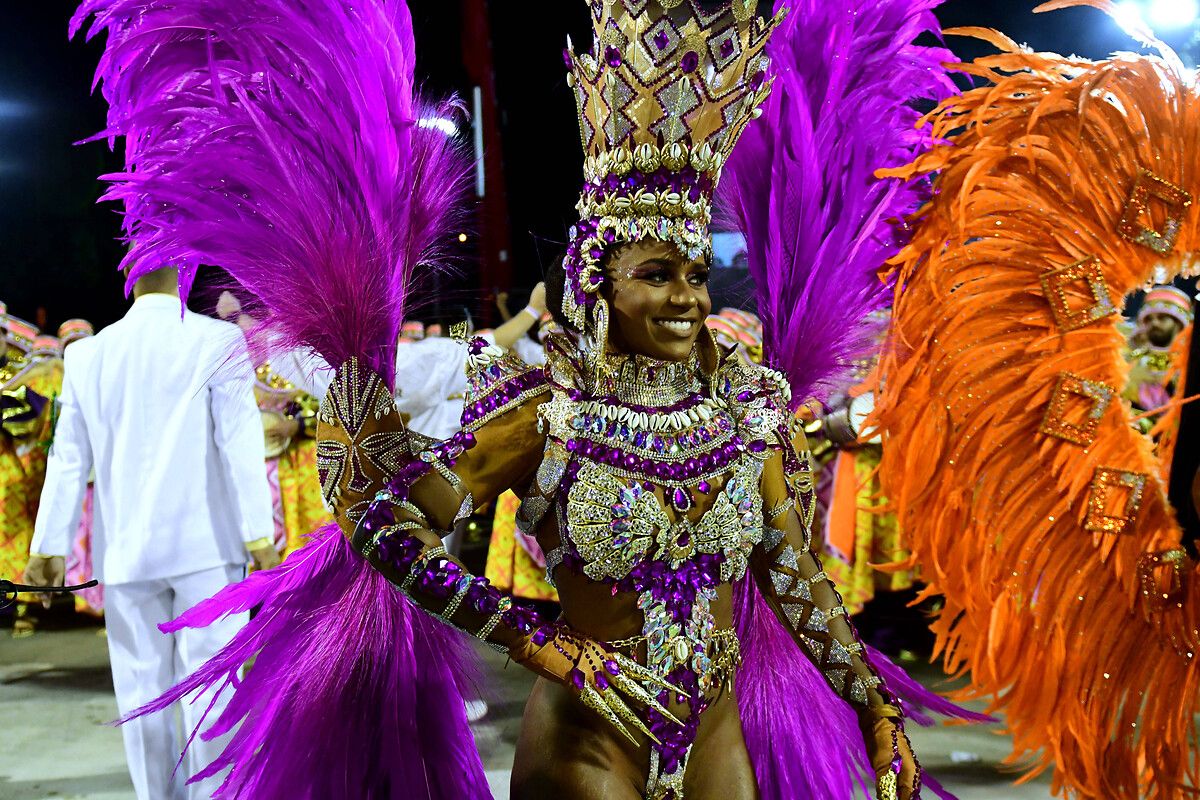Dünyaca ünlü Rio Karnavalı iki yıl aradan sonra geri döndü 10