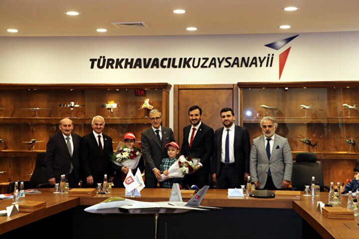 SSB Başkanı İsmail Demir'den R44 sürprizi: TUSAŞ tesislerinde 23 öğrenci ile gökyüzünde tur attı! 12