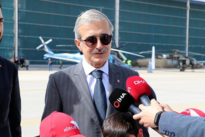 SSB Başkanı İsmail Demir'den R44 sürprizi: TUSAŞ tesislerinde 23 öğrenci ile gökyüzünde tur attı! 10