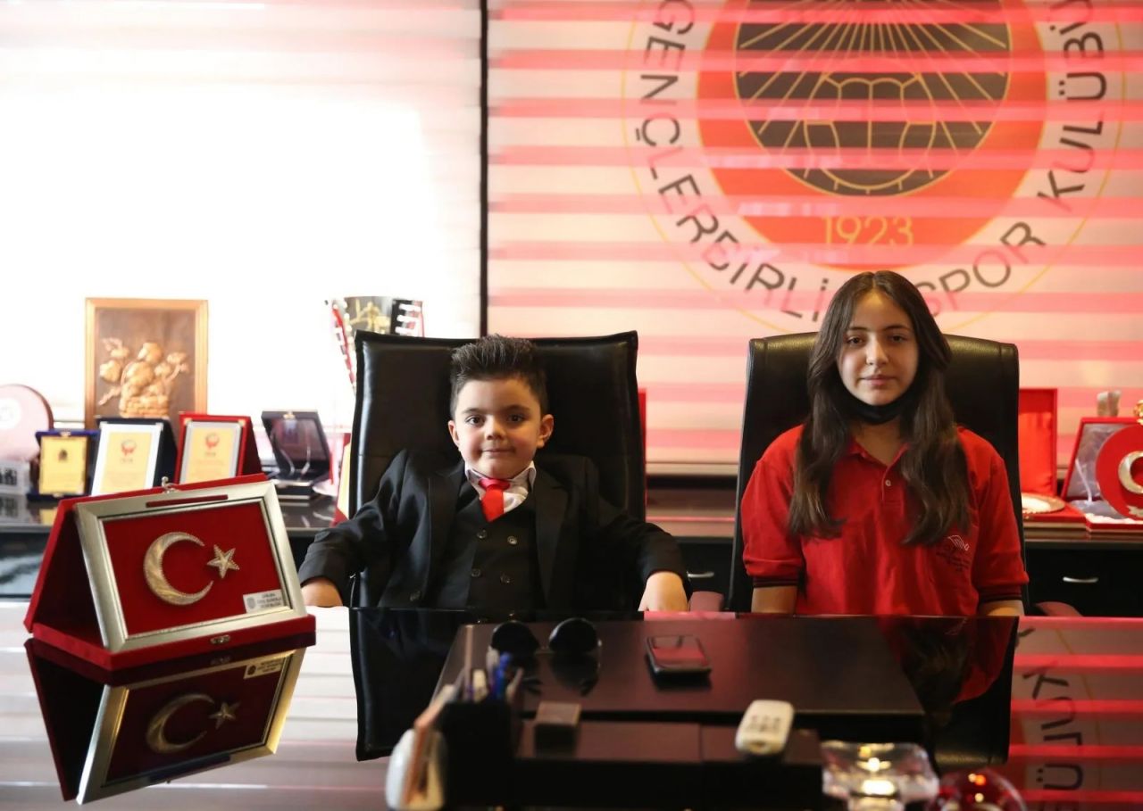 23 Nisan'da koltuğu kapan çocuklar talimat yağdırdı! Kimi büyükşehir ilan etti, kimi 'Çocuk köyü yapılsın' dedi... 9