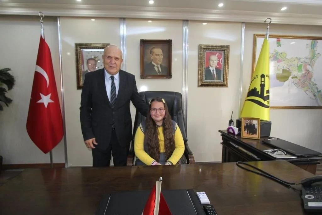 23 Nisan'da koltuğu kapan çocuklar talimat yağdırdı! Kimi büyükşehir ilan etti, kimi 'Çocuk köyü yapılsın' dedi... 7