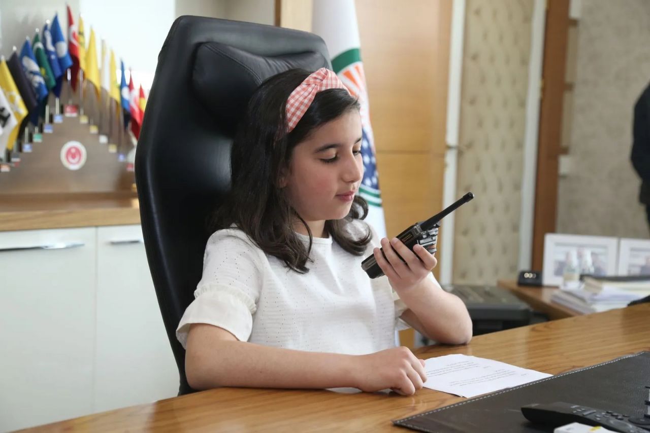 23 Nisan'da koltuğu kapan çocuklar talimat yağdırdı! Kimi büyükşehir ilan etti, kimi 'Çocuk köyü yapılsın' dedi... 4