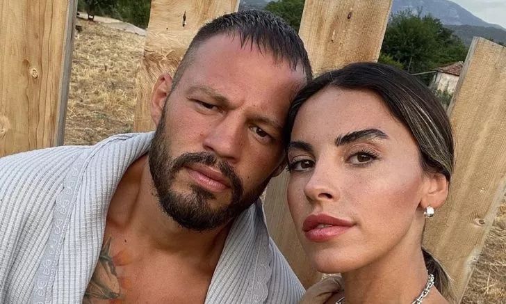 Survivor Atakan Arslan'ın Eşi Serap Korkmaz Mini Şortuyla Yaktı Kavurdu! Avatar Atakan Görmesin! 1