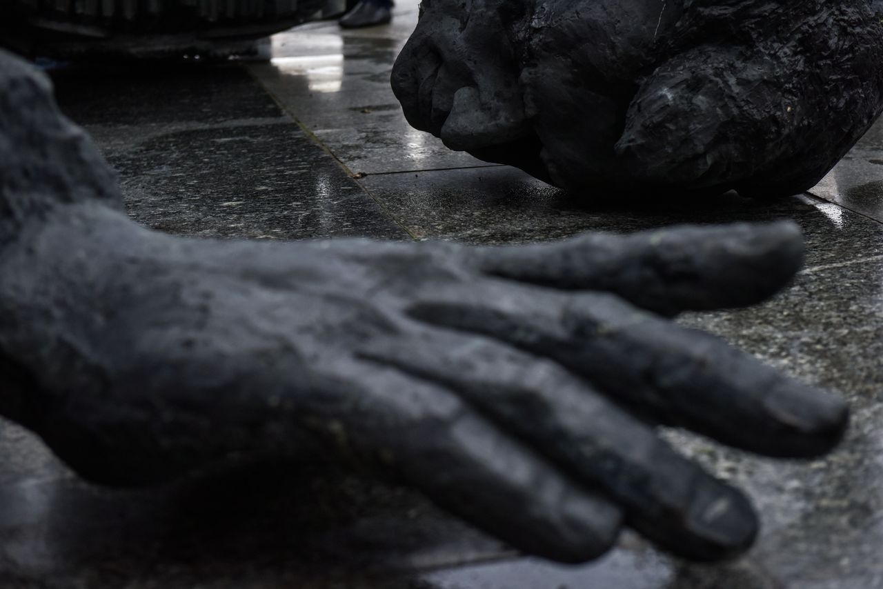 Savaşın 62. gününde Kiev’deki Rusya-Ukrayna Dostluk Anıtı yıkıldı 10