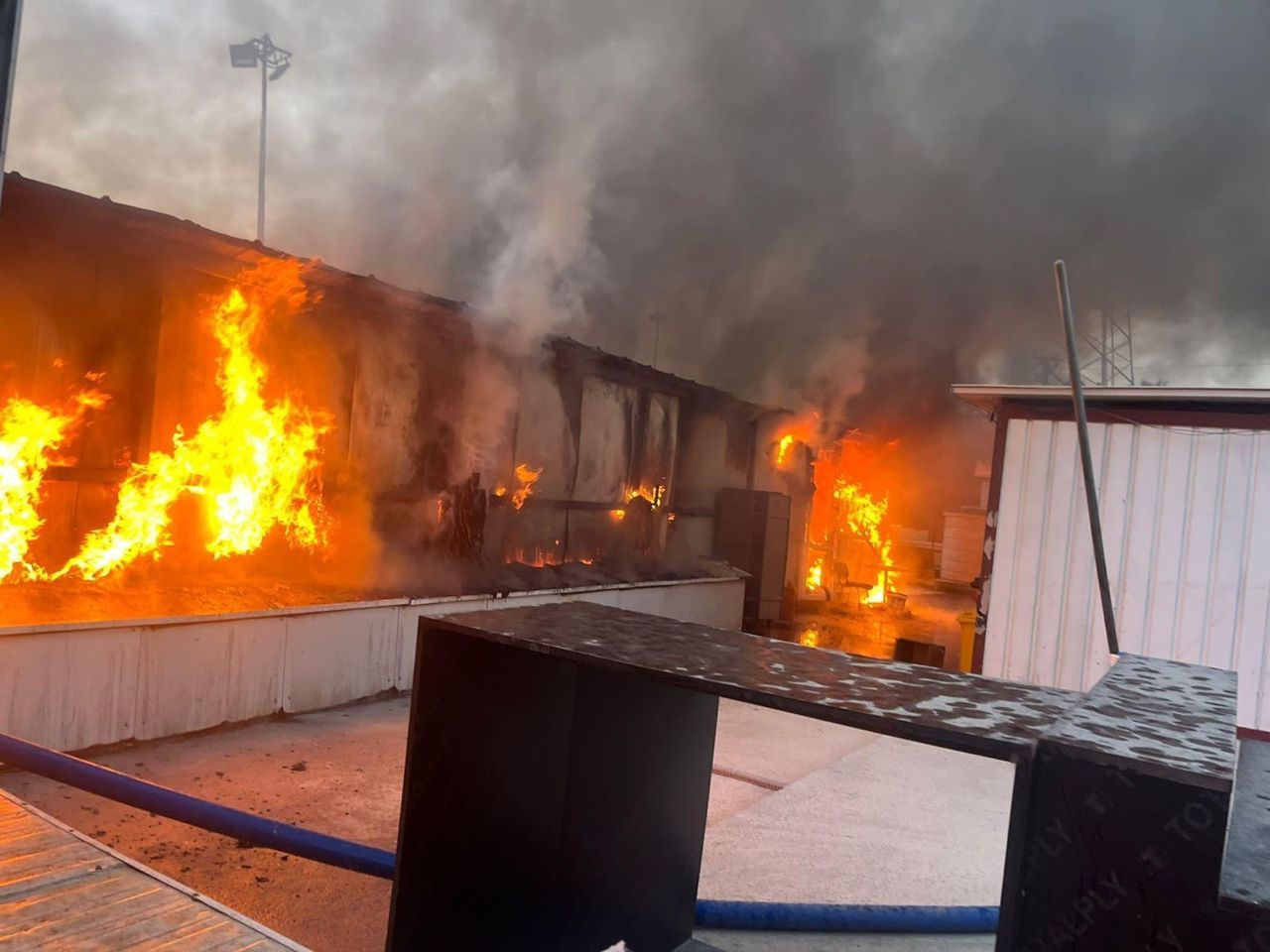 Kılıç Holding'in balık fabrikasında korkutan yangın 1