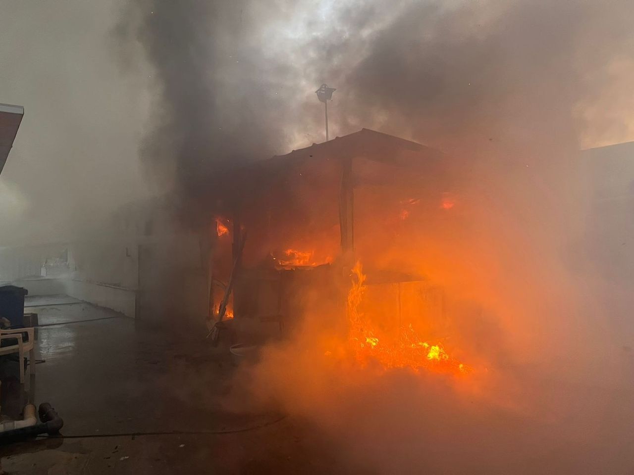 Kılıç Holding'in balık fabrikasında korkutan yangın 7